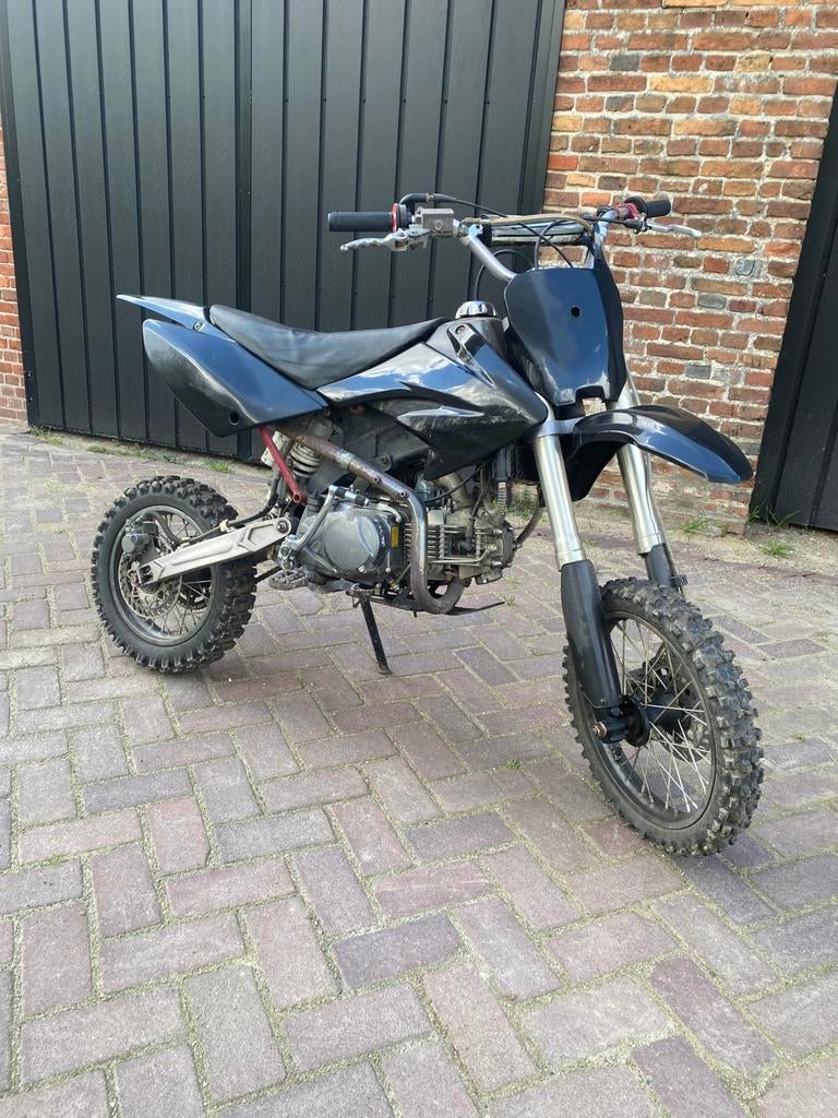 Pitbike krp 160cc, Fietsen en Brommers, Ophalen, Zo goed als nieuw, Pitbike