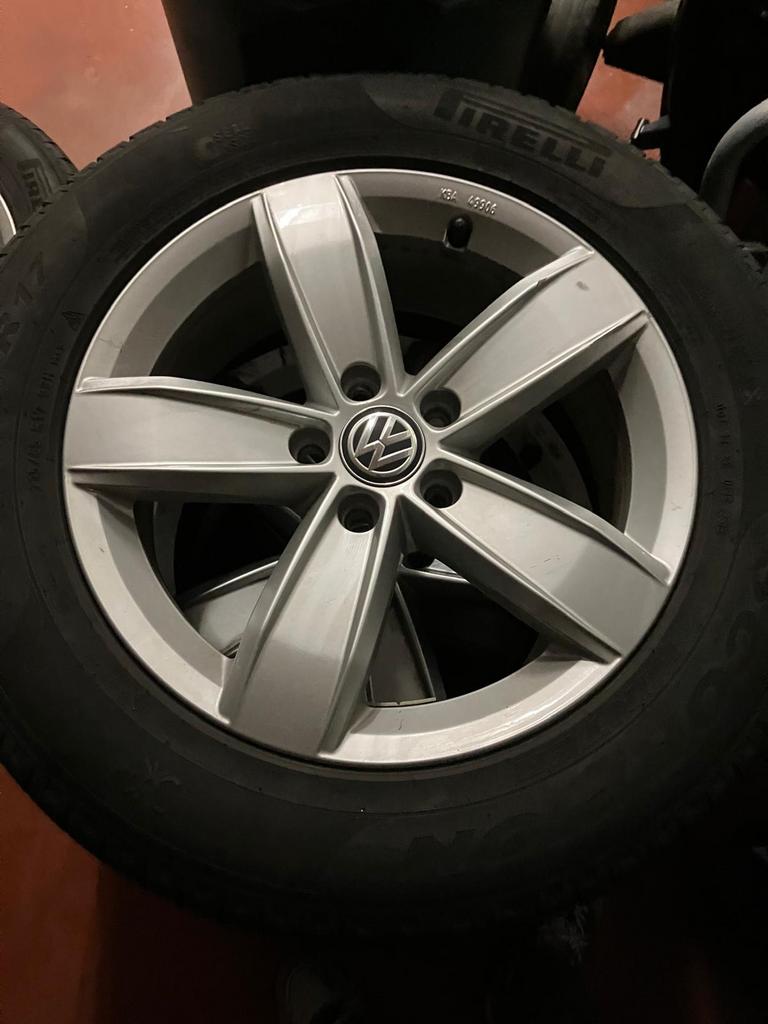 VW Tiguan- velgen met winterband 4 stuks, Ophalen, Band(en)