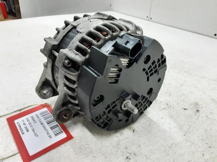 DYNAMO Mercedes-Benz CLA Shooting Brake (117.9), Auto-onderdelen, Motor en Toebehoren, Mercedes-Benz, Gebruikt