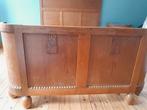 Massief eiken bed + nachtkastje + commode, Ophalen, Gebruikt, Twijfelaar