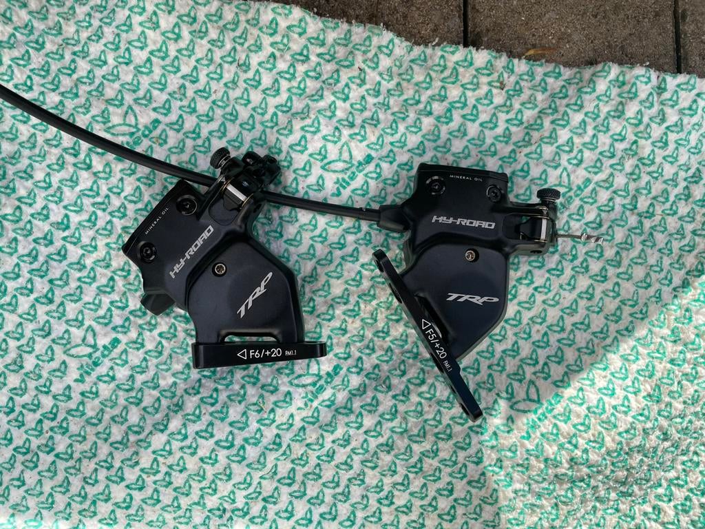 2x TRP HY/RD Hydraulic flat mount, Vélos & Vélomoteurs, Enlèvement, Comme neuf, Autres types, TRP