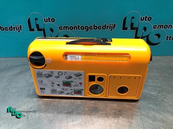 Kit de réparation pneus d'un Peugeot 207 (207 06-), Autos : Pièces & Accessoires, Autres pièces automobiles, Peugeot, Utilisé