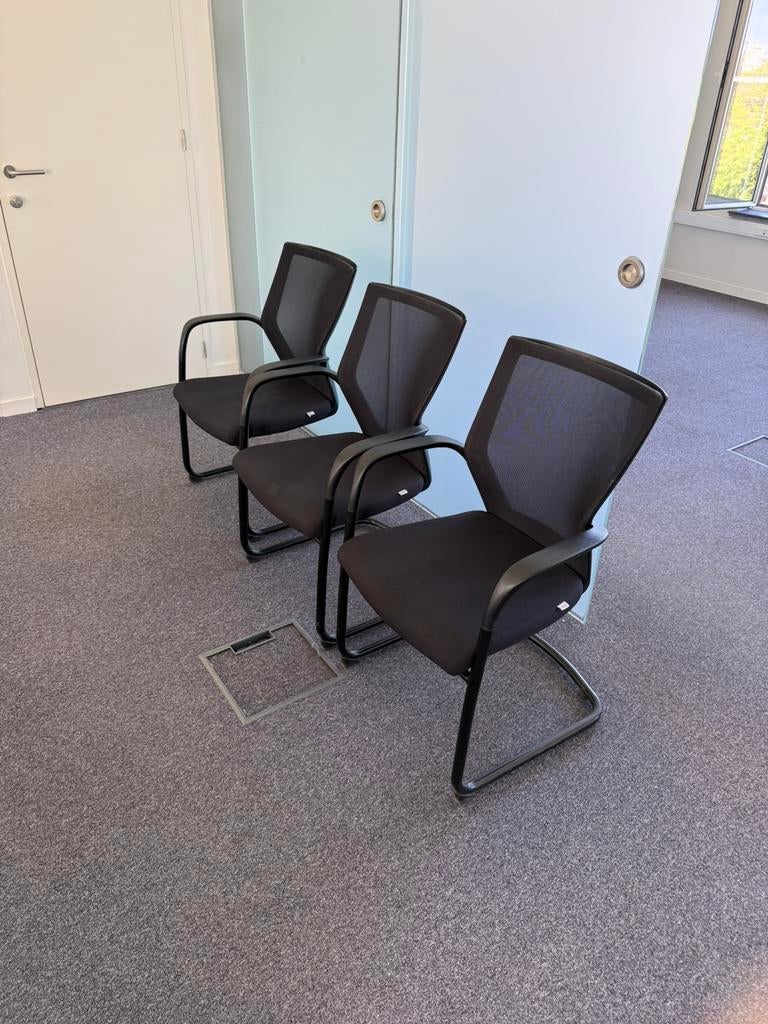 3 stoelen merk Sidiz, Ophalen, Zo goed als nieuw