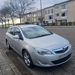 L'Opel Astra TDI eco avec seulement 126 dkm est inspectée, Euro 5, Achat, Entretenue par le concessionnaire, 5 portes