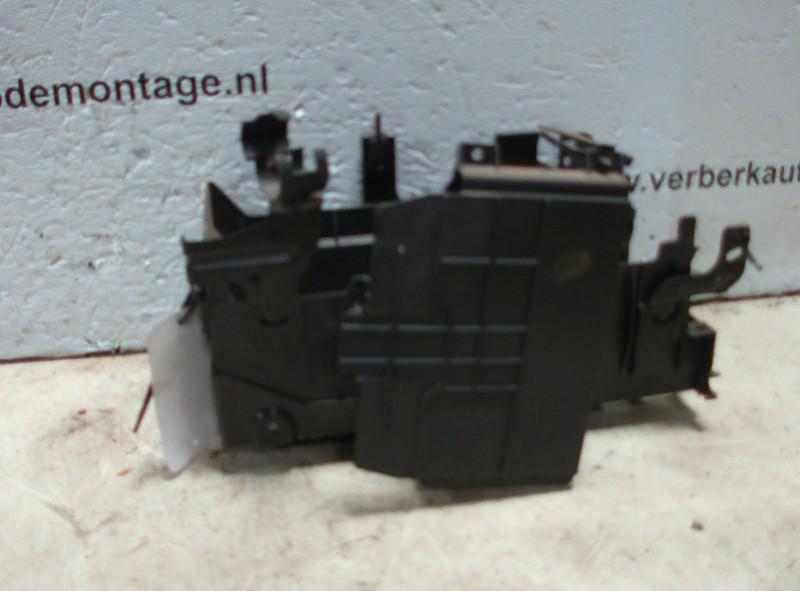 BAC A BATTERIE Astra J (PC6 / PD6 / PE6 / PF6) (13354420), Utilisé, Opel