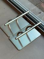 Repose-pieds pour salon de coiffure, Enlèvement