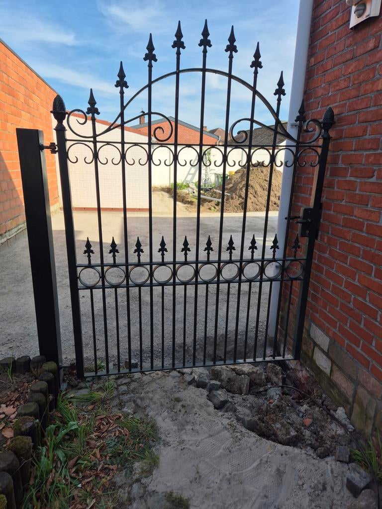 Smeedijzeren poort, Ophalen