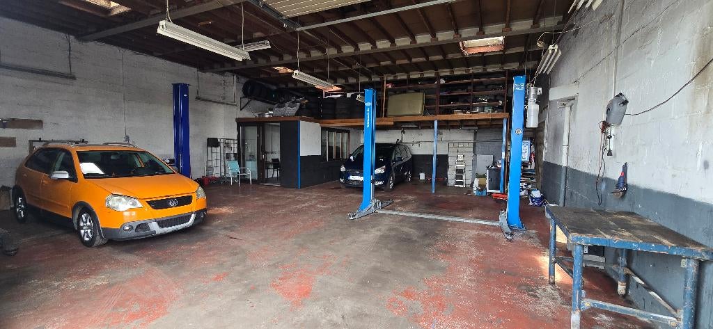 GARAGE ATELIER À LOUER  / 2 PONTS ÉLÉVATEURS/BUREAU/PARKING, Immo, Expat Rentals, Overige soorten
