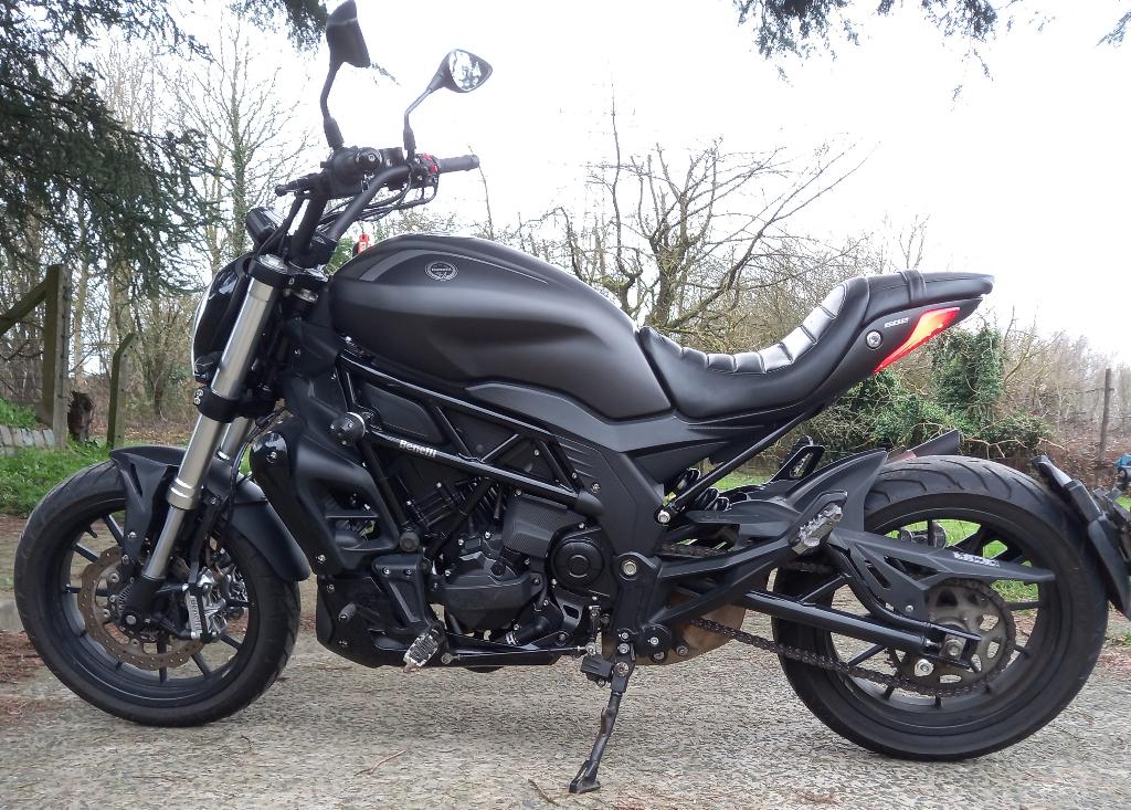 Benelli 502C comme neuve, Motoren, LED Verlichting, Particulier, Minimaal motorrijbewijs A2, 502 cc