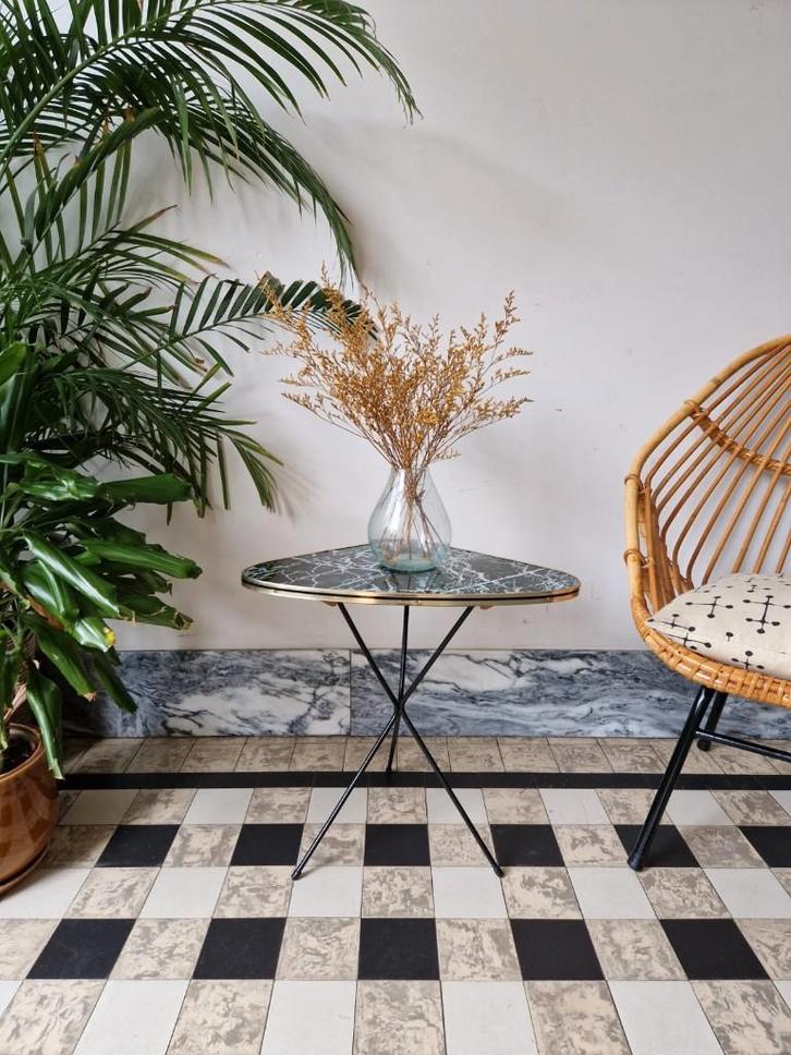 Vintage Expo 58 bijzettafeltje | fifties sidetable, Maison & Meubles, Tables | Dessertes, Utilisé, 25 à 50 cm, Moins de 50 cm