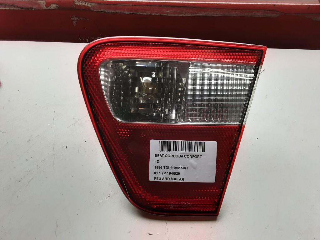 PANNEAU ARRIÈRE DROIT AVEC LAMPE Seat (6K5945092F), Mevr. I. Hauben, Utilisé, Rue de l'Espoir 34 34
4030  GRIVEGNÉE, BE, Info@Collignon.be