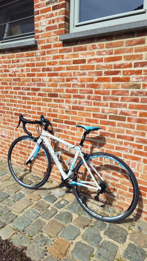 Racefiets Cube - damesmodel, Fietsen en Brommers, Fietsen | Crossfietsen en BMX, Ophalen