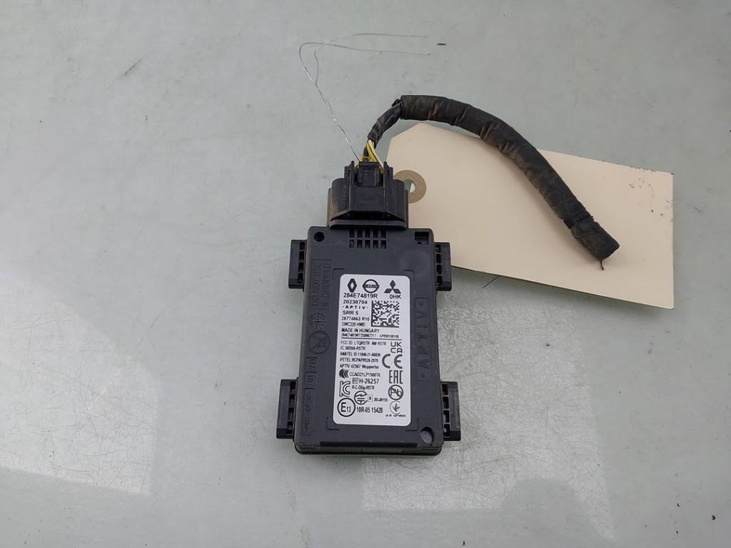 CAPTEUR RADAR Renault Arkana (RJLL) (|284E74819R|), Renault, Utilisé, Peter-Huppertz-Straße 5
51063  Köln, DE, Dialog.deutschland@renault.de