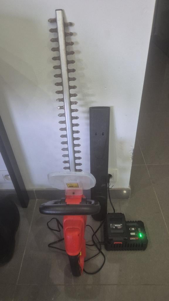 TAILLE HAIE (FERM), Enlèvement, Neuf, Batterie, FERM