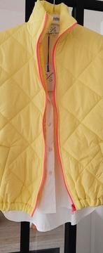 Zeer mooi geel nylon vestje met bijpassende bloes, Kleding | Dames, Blouses en Tunieken, Ophalen of Verzenden, Wit