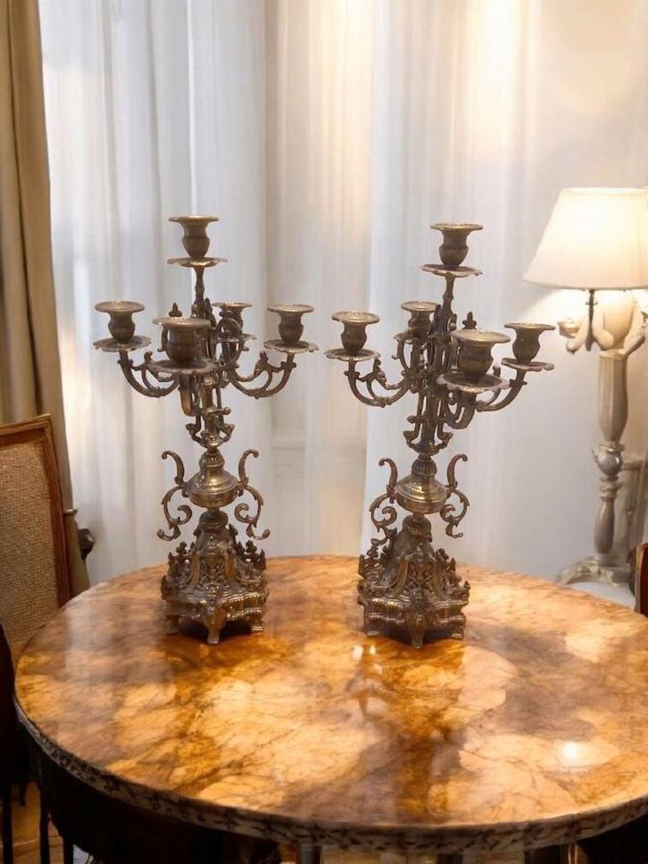 Chandeliers anciens en bronze uniques - lot de 2 - richement, Antiquités & Art, Antiquités | Bougeoirs, Enlèvement ou Envoi