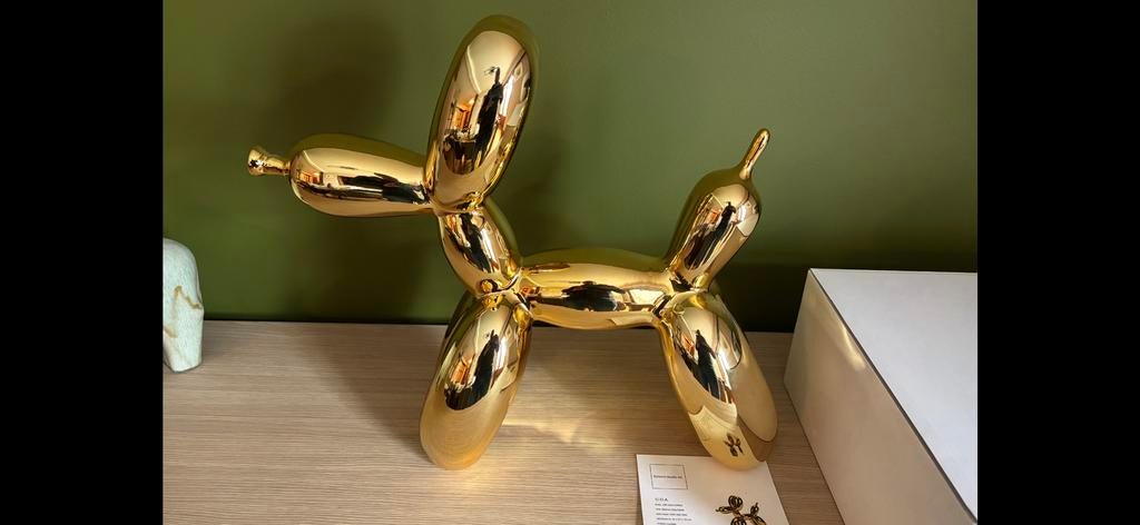 Jeff koons (after) balloon dog XXL editions studio gold, Antiquités & Art, Art | Objets design, Enlèvement ou Envoi