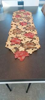 Beau chemin de table de 1m50 x 40, idéal pour l'automne, Enlèvement
