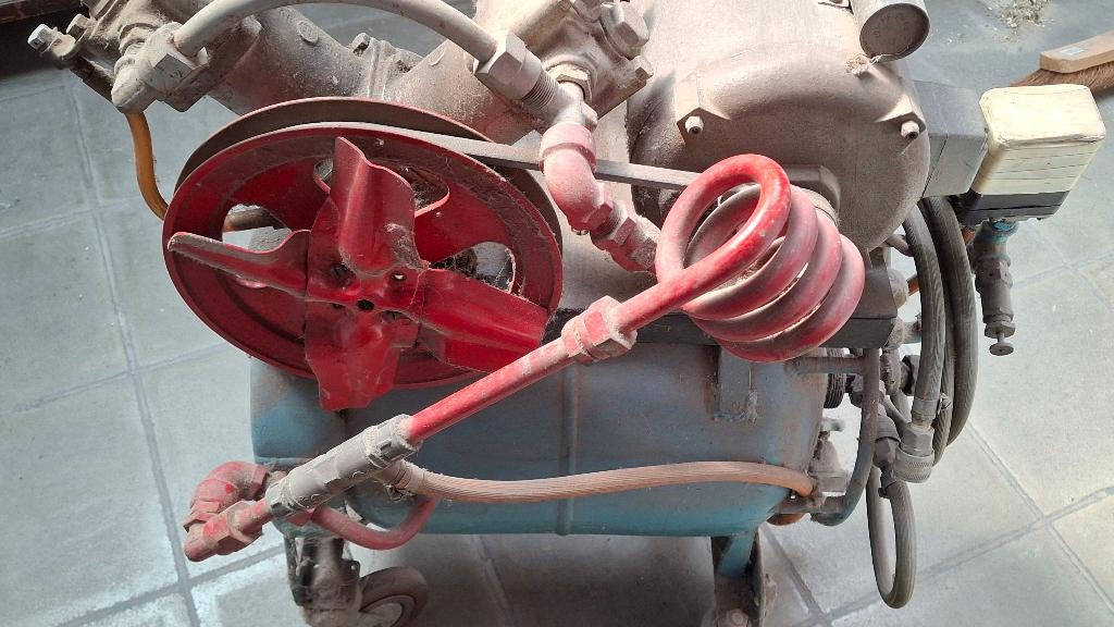 Compressor, Doe-het-zelf en Bouw, Ophalen, Gebruikt, Minder dan 200 liter/min, 25 tot 100 liter