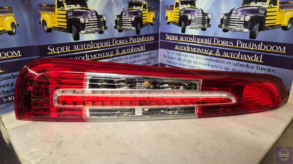 Feu arri re gauche Ford C-Max, Info@ford.com, Ford Motor Company, American Road 1
48126  Dearborn, Ford