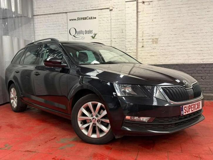 Skoda Octavia Octavia 1.6 CR TDi DSG * CARPLAY * 215X60M *, Auto's, Skoda, Bedrijf, Te koop, Octavia, ABS, Airbags, Airconditioning