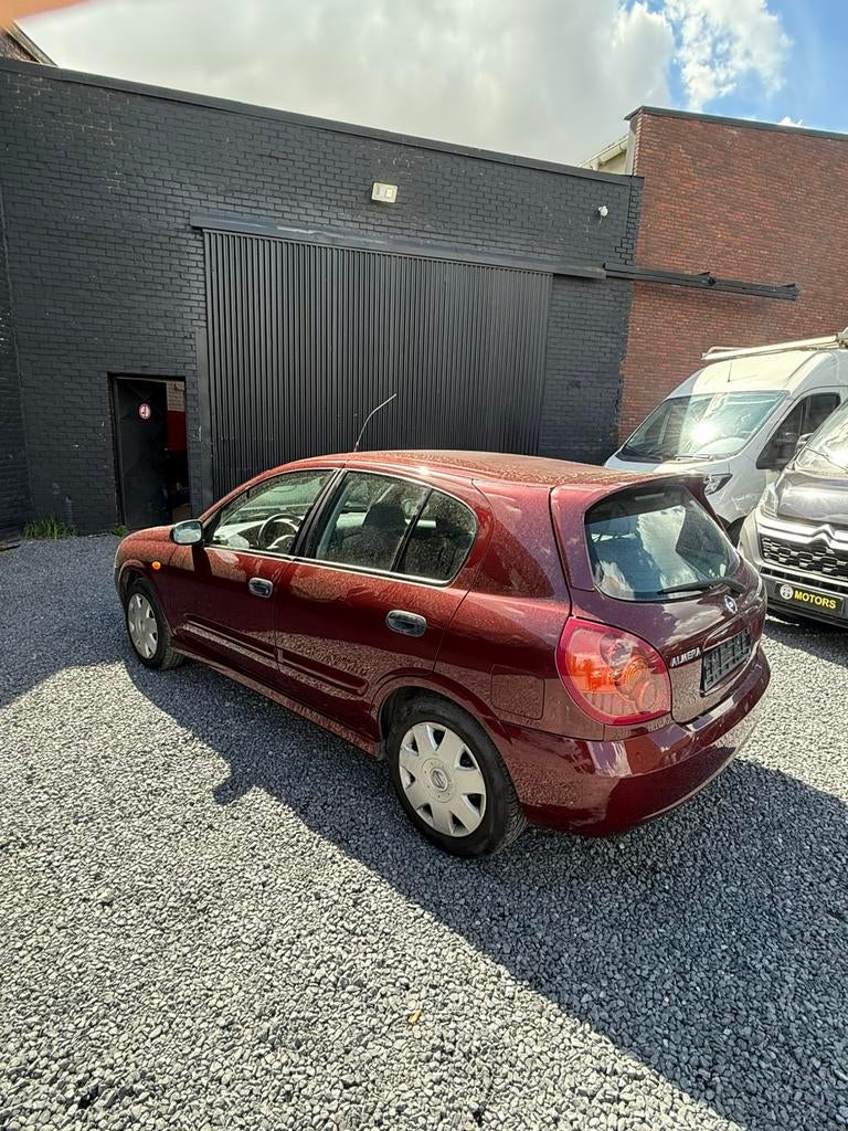 Nissan Almera (essence, climatisation) 111000km, Autos, Nissan, Almera, Argent ou Gris, Achat, 72 kW