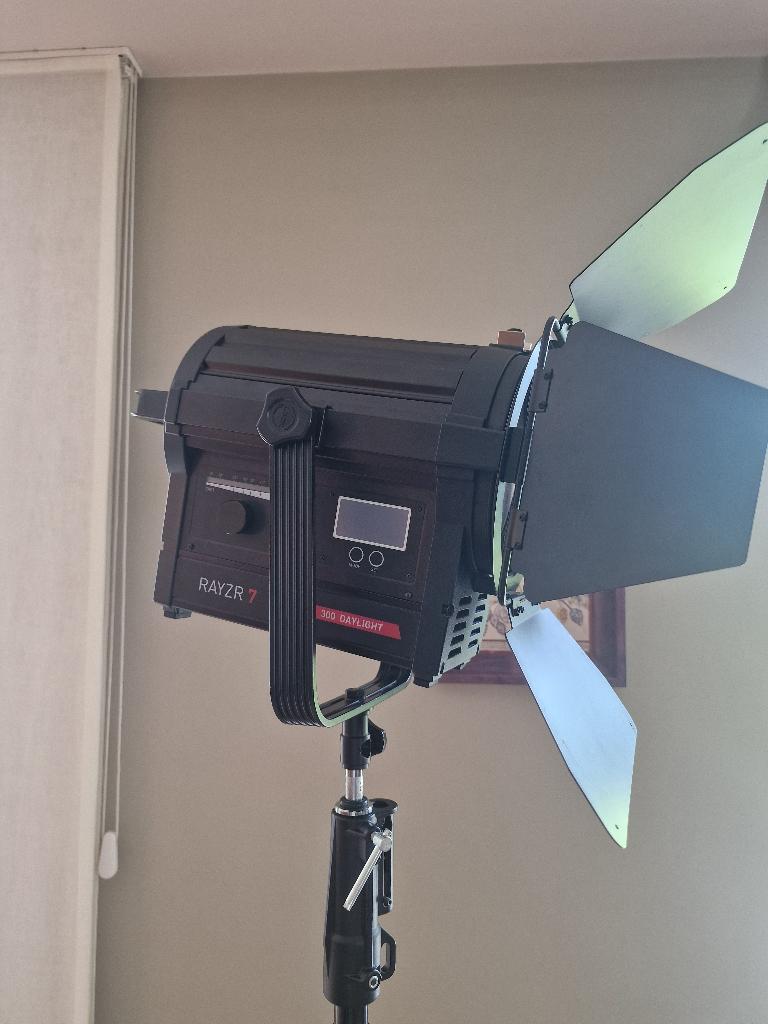 Rayzr 7 300 Daglicht 7 "LED Fresnel Light, Ophalen, Zo goed als nieuw, Overige merken