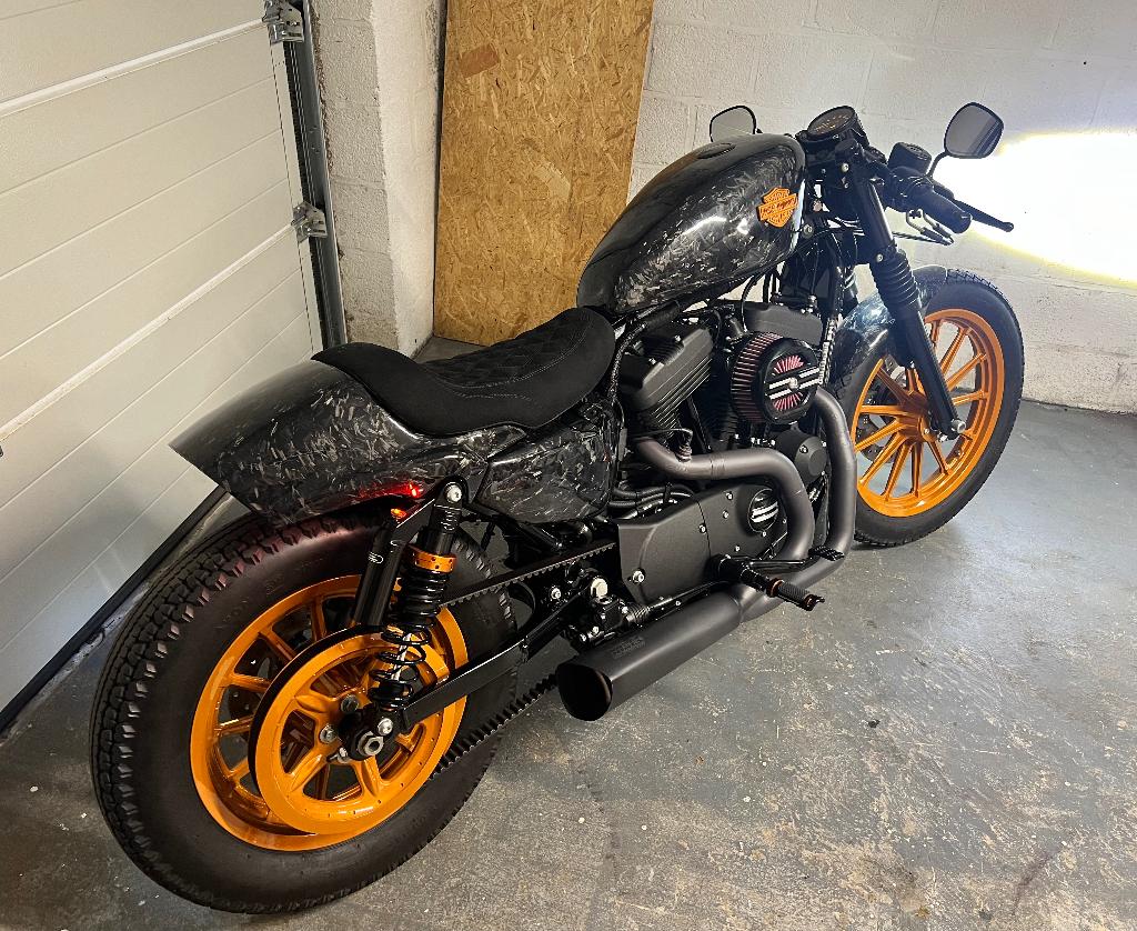 Harley Iron 883 Café Racer Full Carbon Custom Neuve, Motos, Motos | Harley-Davidson, Éclairage LED, 2 cylindres, Autre, Neuf