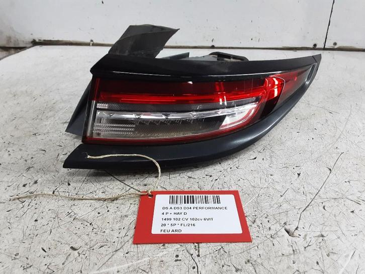 FEU ARRIÈRE DROIT DS DS 3 / Crossback (UC / UJ / UR), Autos : Pièces & Accessoires, Éclairage, Autres marques automobiles, Utilisé
