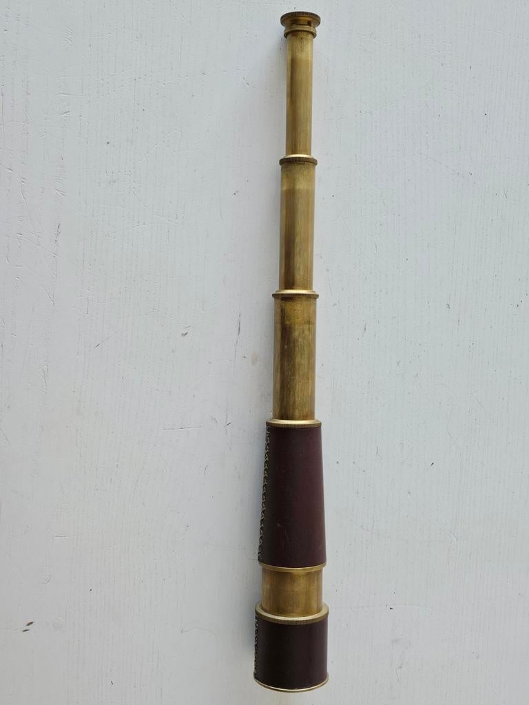 Antieke verrekijkerAntieke verrekijker, Enlèvement