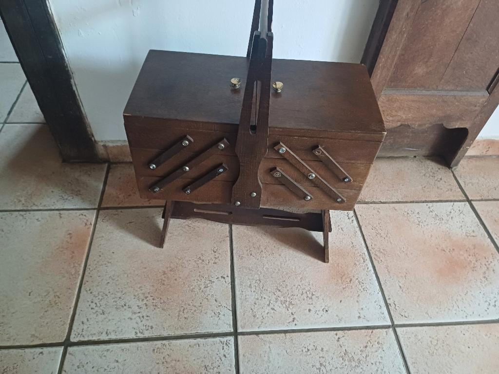 Travailleuse de couture., Hobby en Vrije tijd, Naaien en Fournituren, Ophalen, Gebruikt, Overige typen