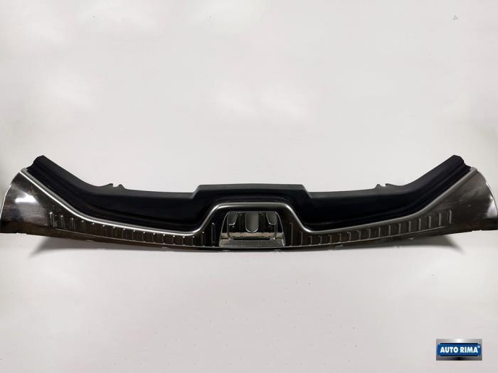 Revêtement coffre d'un Volvo V60, Autos : Pièces & Accessoires, Habitacle & Garnissage, Volvo, Utilisé, 3 mois de garantie, Enlèvement ou Envoi