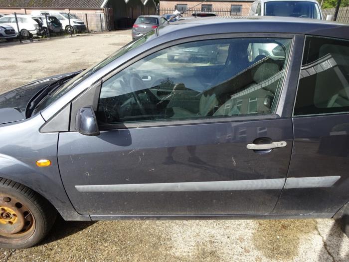 Portière 2portes gauche d'un Ford Fiesta (SEA GREY), -, 3 mois de garantie, Porte, -