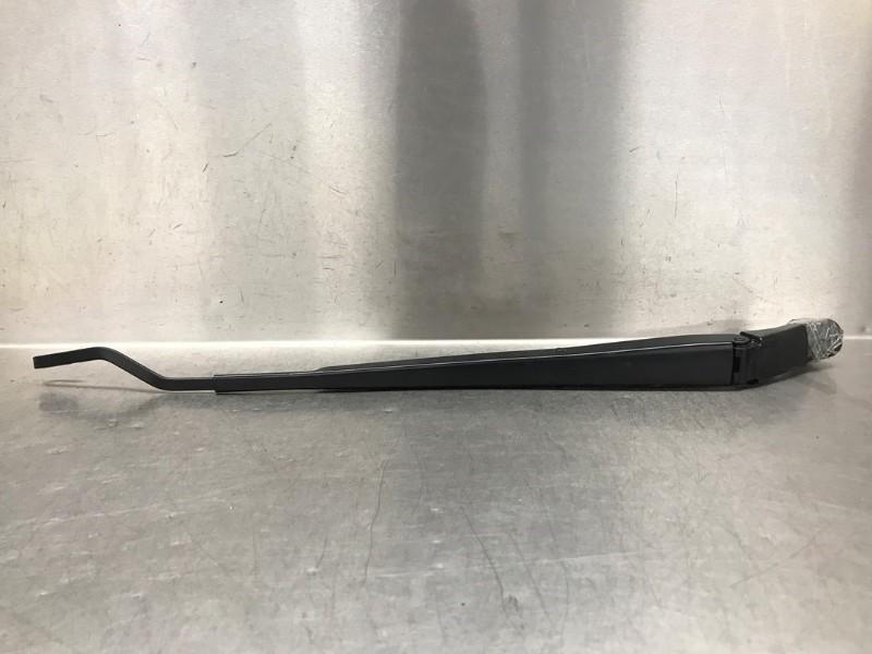 BRAS D'ESSUIE-GLACE AVANT Toyota Yaris IV (P21 / PA1 / PH1), Utilisé, Toyota