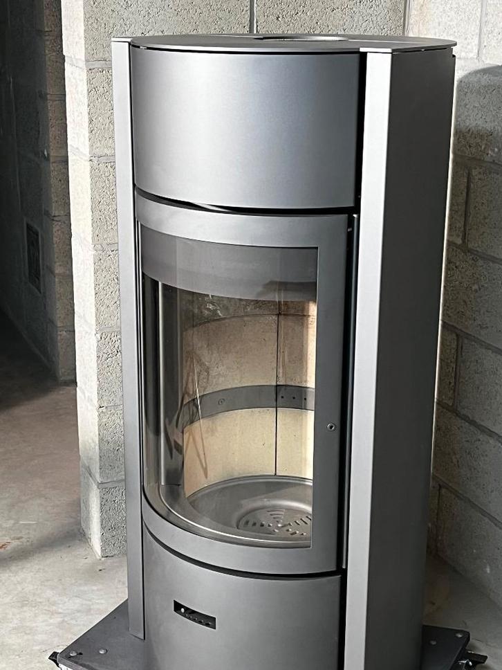 POELE A BOIS STUV 30 COMME NEUF, Maison & Meubles, Poêles, Comme neuf, Autoportant, Bois, Enlèvement