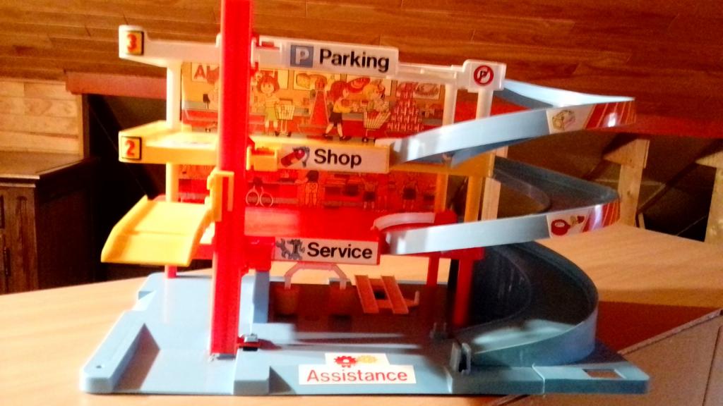 Speelgoed autogarage, 2 verdiepingen, Ophalen of Verzenden