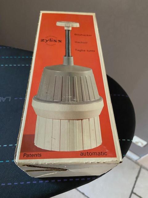 Groentesnijder vintage retro Zyliss, Enlèvement