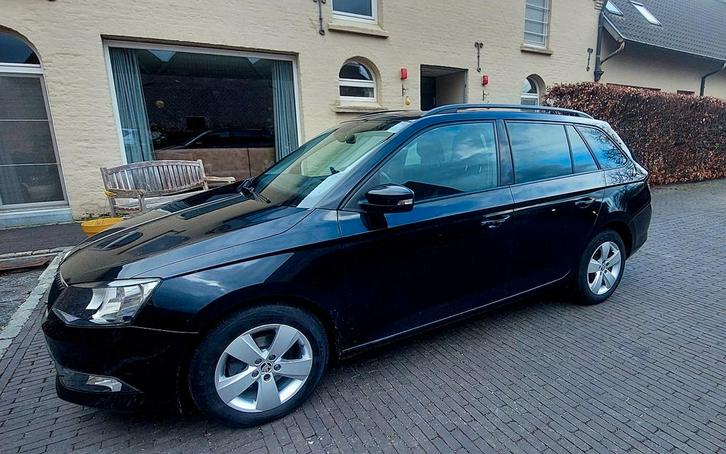 auto, Scoda Fabia Combi 1.2TSI Airco TREKHAAK, Autos, Skoda, Particulier, Fabia, ABS, Airbags, Air conditionné, Bluetooth, Verrouillage central