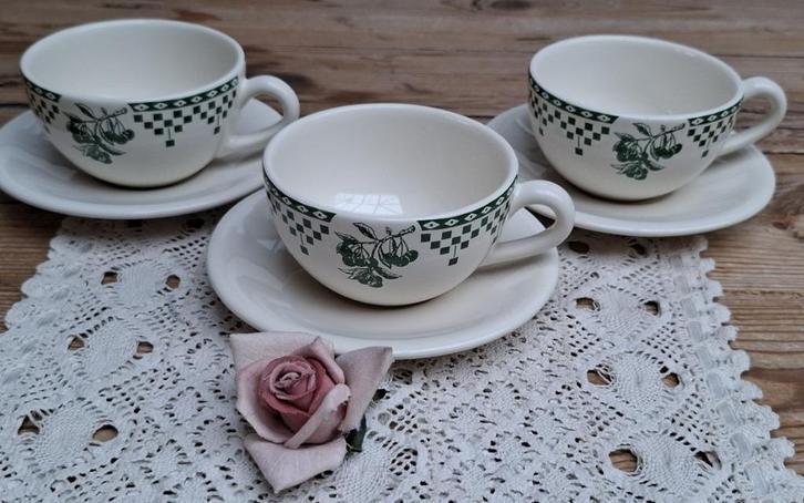 Franse kop & schotels, groene kersen, le Comptoir de Famille, Huis en Inrichting, Keuken | Servies, Gebruikt, Kop(pen) en/of Schotel(s)