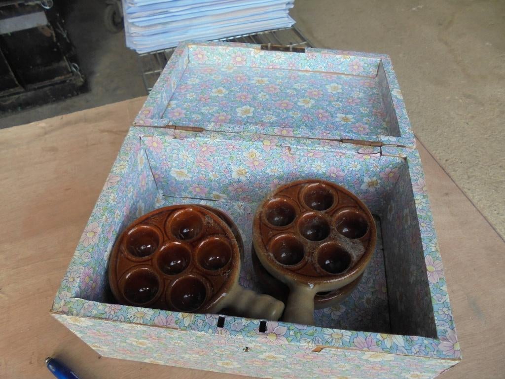 assiettes à escargots, Maison & Meubles, Enlèvement ou Envoi, Utilisé, Poterie, Assiettes(s)