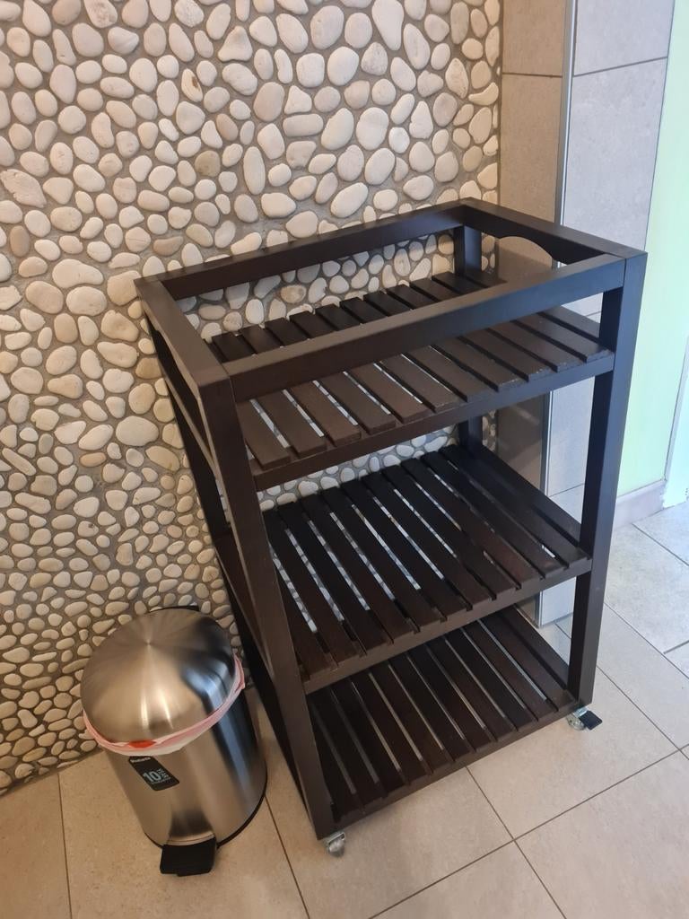 Badkamer rolwagentje, Ophalen