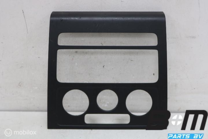 Radio afdekking VW Touran 1T 1T0858071, Utilisé