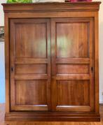 Magnifique armoire en bois massif (Possiblement Merisier), Maison & Meubles, Armoires | Buffets, 150 à 200 cm, 200 cm ou plus