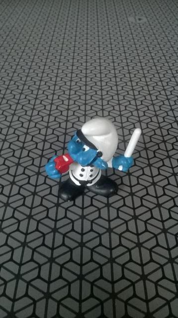 Politie Smurf 2.0123 beschikbaar voor biedingen