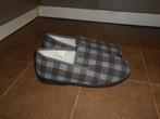 Nieuwe pantoffels met wol / Maat 43, Ophalen of Verzenden, Nieuw