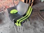 4 plastieken stoelen, Ophalen, Zo goed als nieuw
