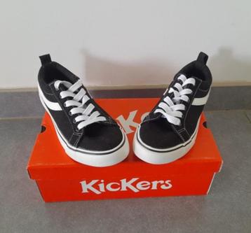 Zwarte sneakers nieuw beschikbaar voor biedingen