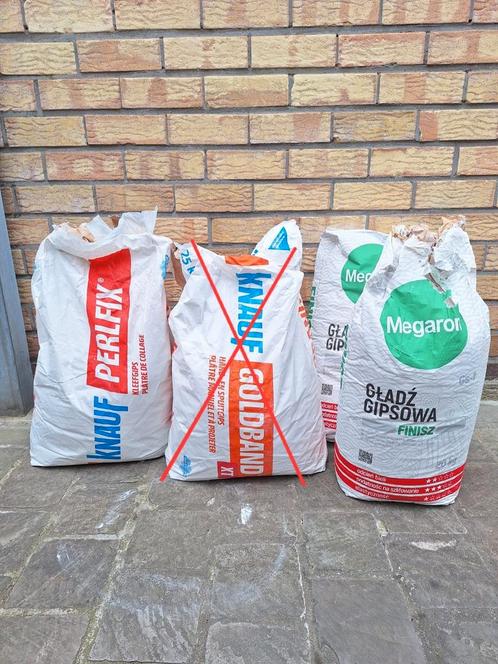 3 zakken gips en diverse stukken gipsplaat, Doe-het-zelf en Bouw, Overige Doe-Het-Zelf en Bouw, Zo goed als nieuw, Ophalen