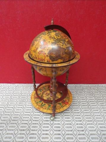 Wereldbol / bar beschikbaar voor biedingen