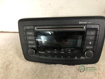 Radio CD Speler van een Suzuki Baleno beschikbaar voor biedingen